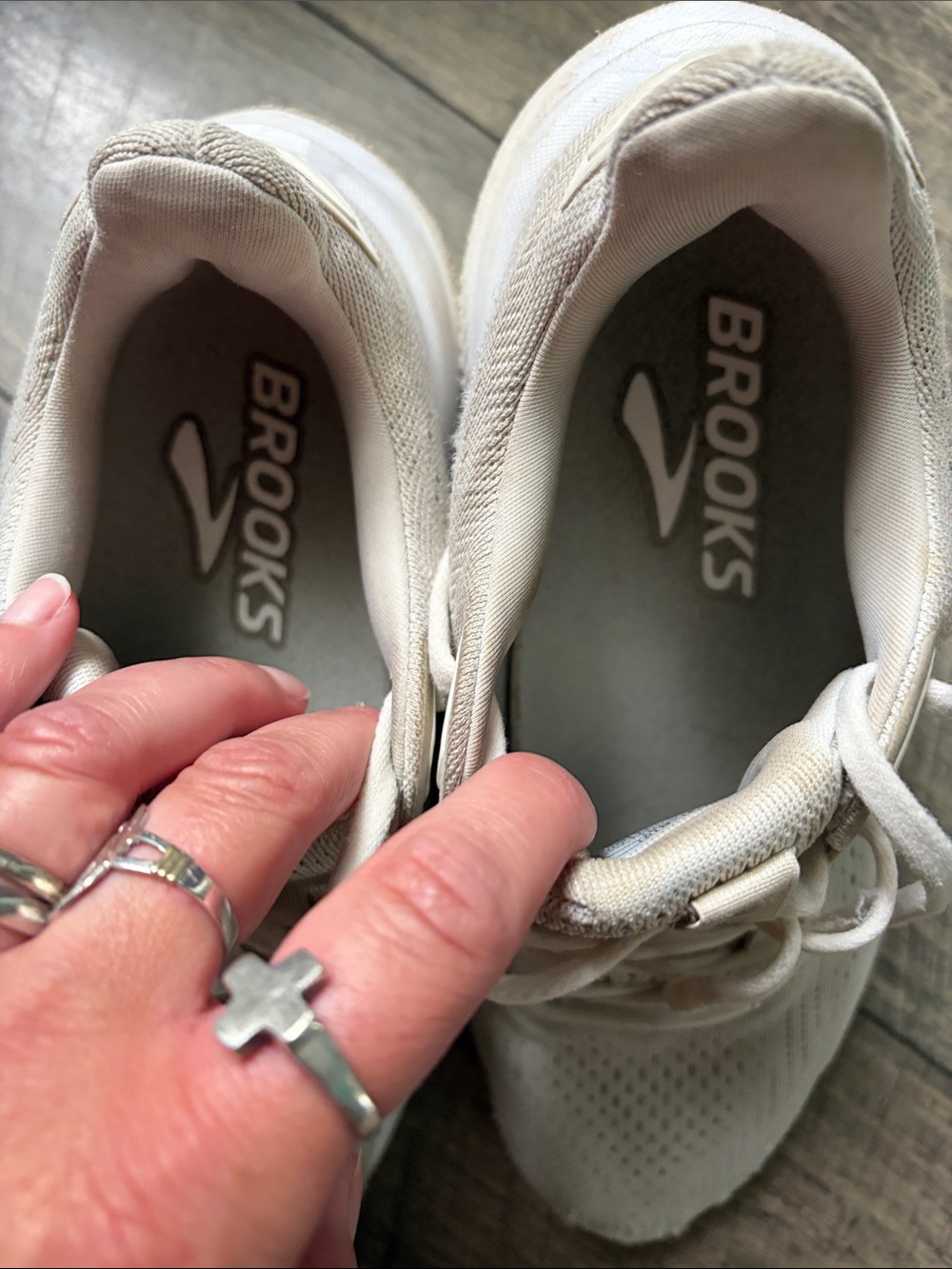 Brooks Women's Running Shoes in Light Beige/Off-White - Picture 8 of 9
